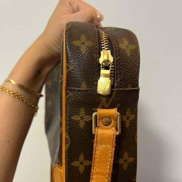 Authentic Preloved Louis Vuitton Trocadero 27 Monogram - Picture 3 of 9